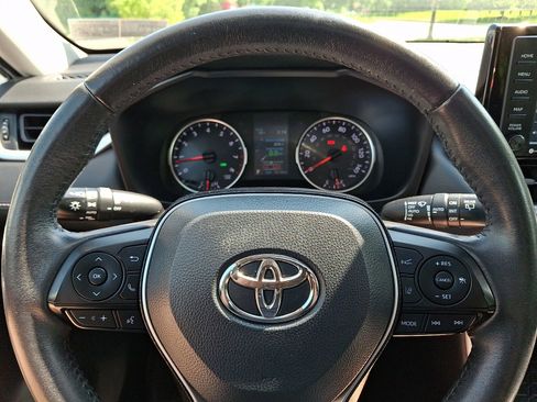 Used 2021 Toyota RAV4 XLE w/ Convenience Package AWD/4WD image 19