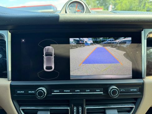 Used 2019 Porsche Macan AWD/4WD image 25