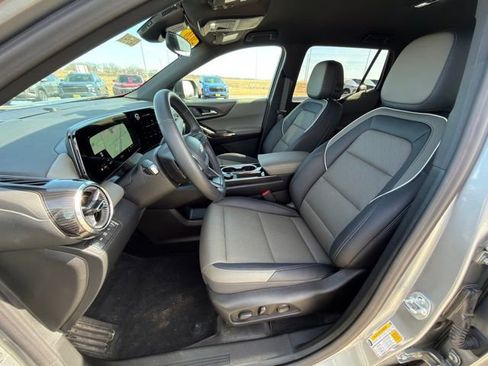 Used 2026 Chevrolet Equinox LT w/ Convenience Package II image 17