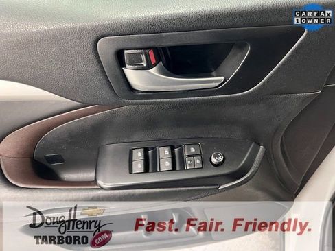 Used 2018 Toyota Highlander XLE image 26