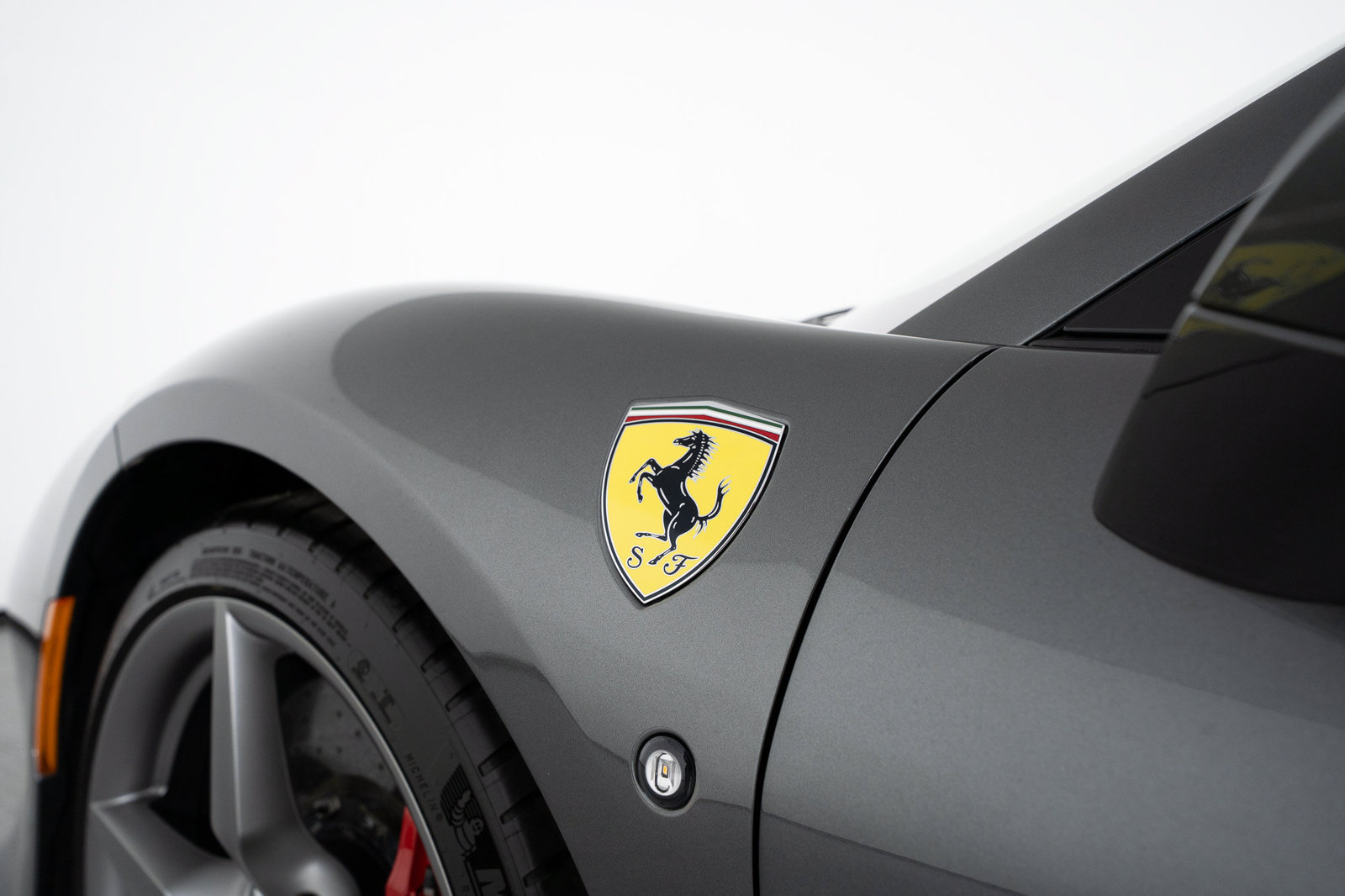 Certified 2021 Ferrari F8 Tributo RWD image 8