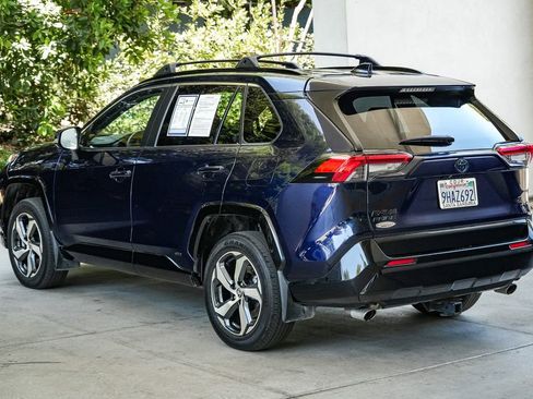 Used 2023 Toyota RAV4 SE w/ Weather & Moonroof Package AWD/4WD image 4