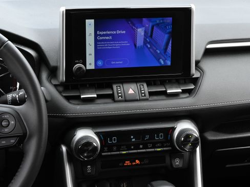 Used 2025 Toyota RAV4 XLE Premium image 23