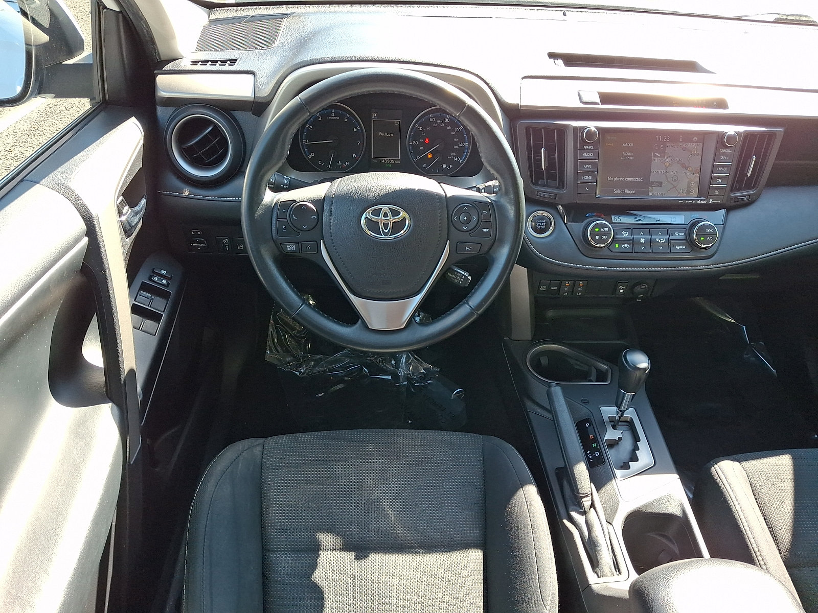 Used 2018 Toyota RAV4 XLE AWD/4WD image 12