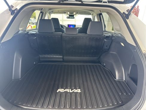 Certified 2023 Toyota RAV4 LE AWD/4WD image 16