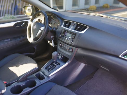 Used 2017 Nissan Sentra SR image 18