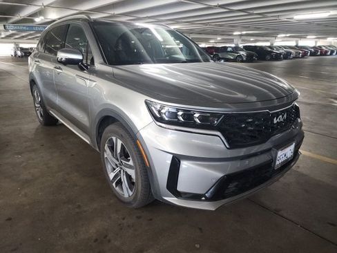 Certified 2023 Kia Sorento SX Prestige AWD/4WD image 2