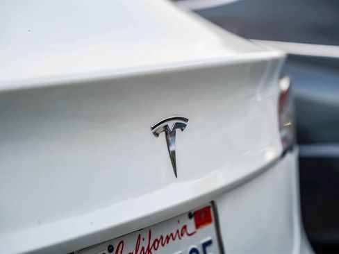 Used 2022 Tesla Model 3 image 9