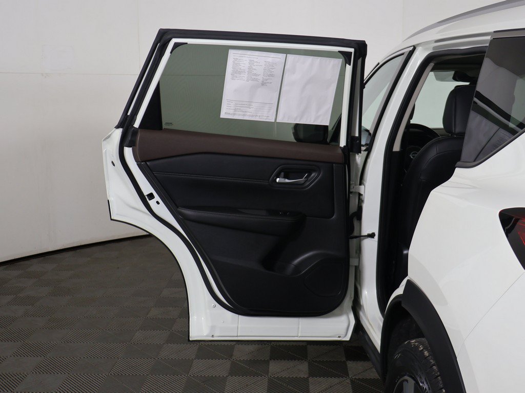 Used 2023 Nissan Rogue SL FWD image 21