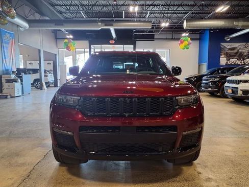 Used 2024 Jeep Grand Cherokee L Limited w/ Luxury Tech Group II AWD/4WD image 3