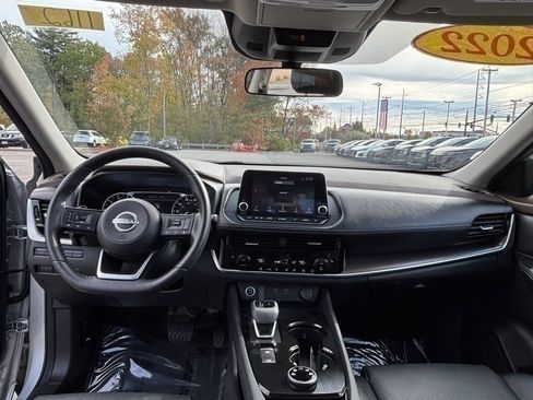 Used 2022 Nissan Rogue SV w/ SV Premium Package image 19