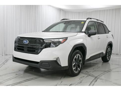 Used 2025 Subaru Forester Premium image 4