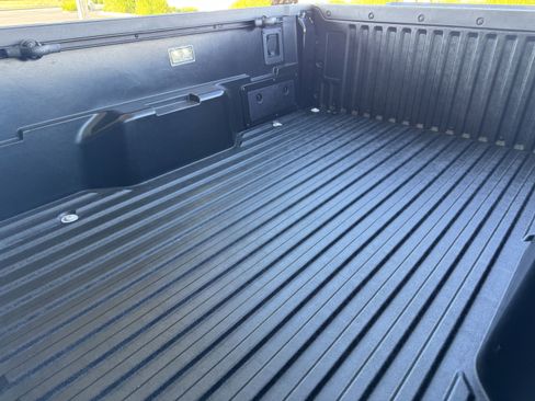 Used 2025 Toyota Tacoma TRD Sport image 18