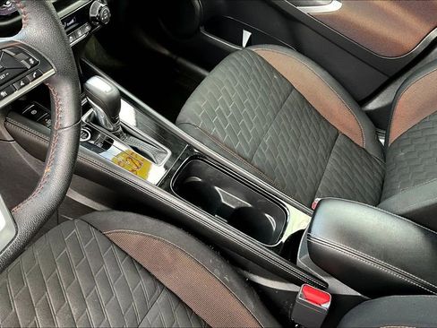 Used 2023 Nissan Kicks SR FWD image 19