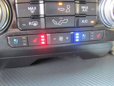 Used 2020 Ford F150 Lariat w/ Equipment Group 502A Luxury AWD/4WD image 43