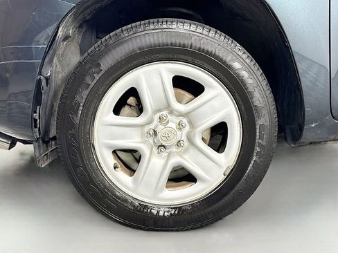 Used 2011 Toyota RAV4 4WD w/ Base L4 Extra Value Pkg image 28