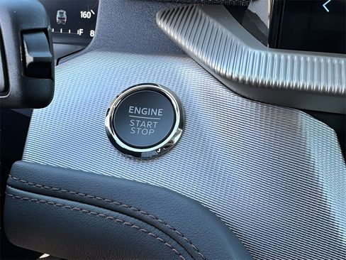 New 2025 Ford Explorer Active w/ Active Comfort Package image 18