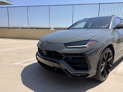 Used 2021 Lamborghini Urus AWD/4WD image 17