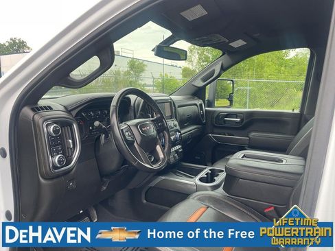 Used 2022 GMC Sierra 2500 AT4 w/ AT4 Preferred Package AWD/4WD image 11