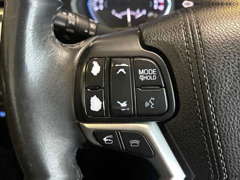 Used 2016 Toyota Highlander XLE FWD image 27