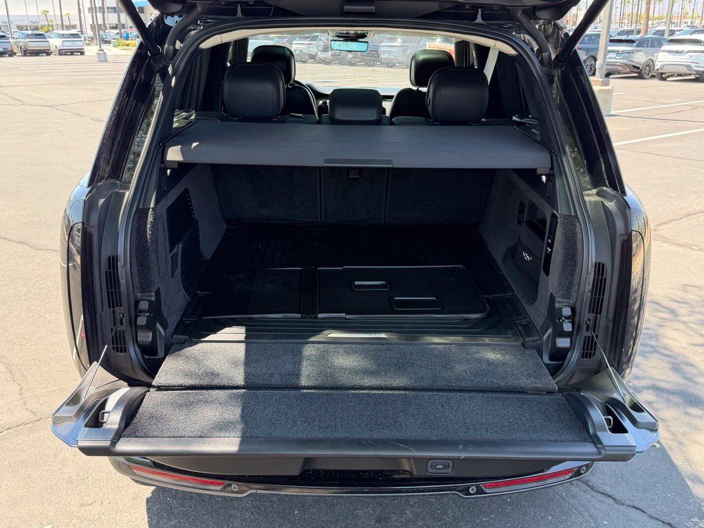 Used 2023 Land Rover Range Rover SE AWD/4WD image 16