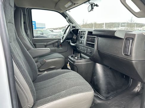 Used 2024 GMC Savana 2500 w/ Driver Convenience Package image 13