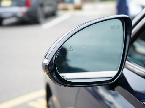 Used 2025 Genesis GV70 3.5T Sport w/ Sport Prestige Package image 11