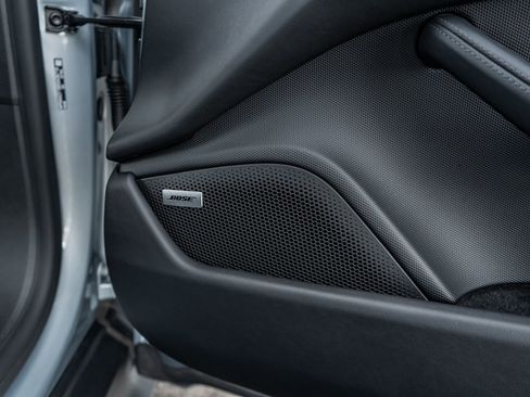 Used 2025 Porsche Taycan image 40