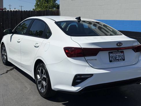 Used 2021 Kia Forte LXS FWD image 4