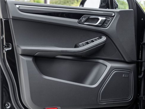 Certified 2026 Porsche Macan S AWD/4WD image 17