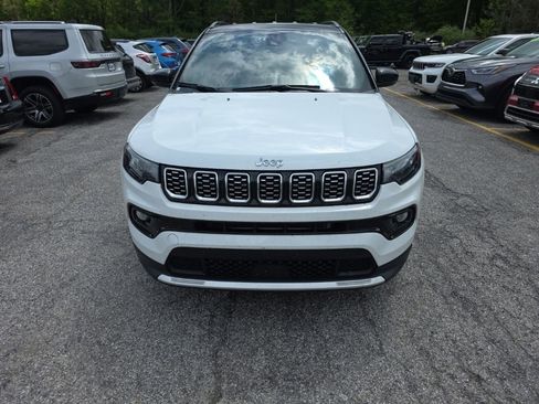 Used 2025 Jeep Compass Limited AWD/4WD image 9