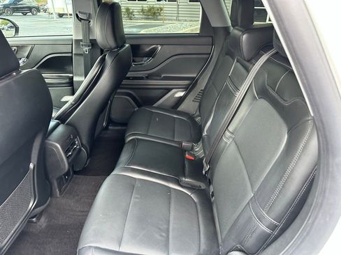 Used 2022 Lincoln Corsair Reserve w/ Luxury Package FWD image 16