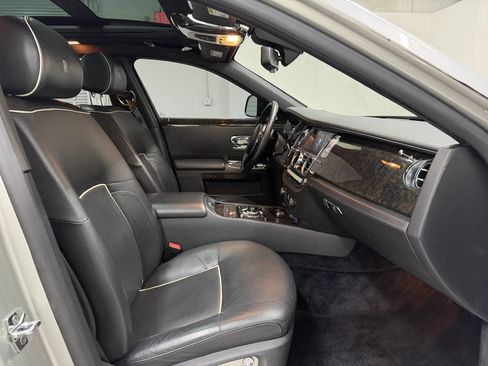 Used 2013 Rolls-Royce Ghost RWD image 60