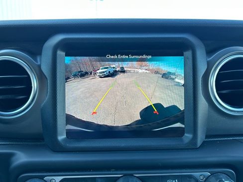 Used 2023 Jeep Wrangler Unlimited Rubicon 4xe w/ Cold Weather Group image 21