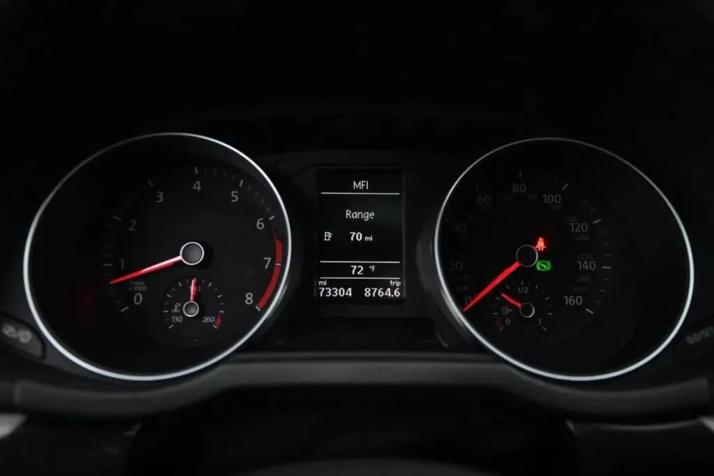 Used 2018 Volkswagen Passat GT FWD image 17