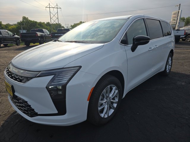 New 2027 Chrysler Pacifica Select AWD/4WD image 3