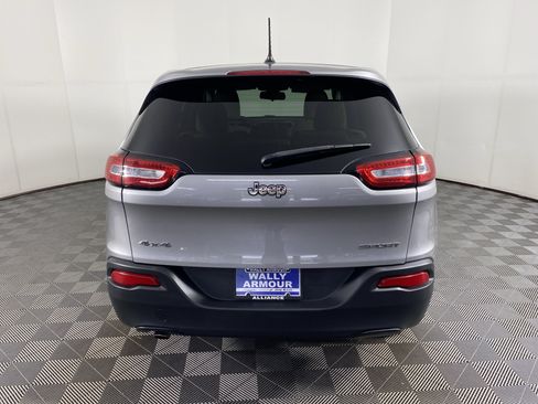 Used 2017 Jeep Cherokee Sport AWD/4WD image 6