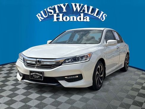 Used 2017 Honda Accord EX image 4