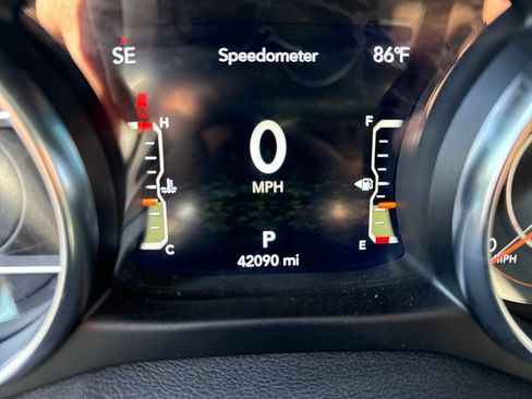 Used 2021 Jeep Gladiator Overland AWD/4WD image 30