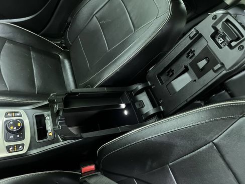 Used 2019 GMC Terrain Denali w/ Advanced Safety Package AWD/4WD image 23