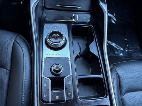 Used 2022 Kia Sorento S image 31