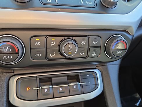 Used 2023 GMC Acadia SLT w/ Elevation Edition image 38