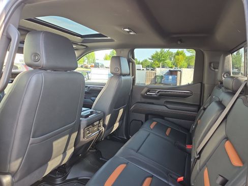Used 2024 GMC Sierra 1500 AT4 w/ Technology Package AWD/4WD image 20