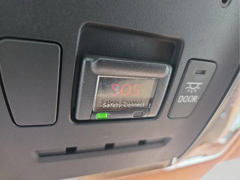 Used 2018 Lexus LC 500 Coupe w/ Sport Package image 20