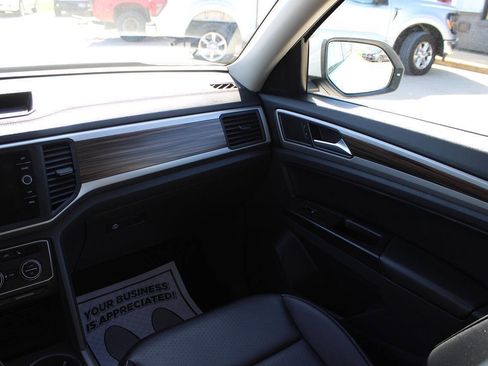 Used 2021 Volkswagen Atlas SE w/ Towing Package FWD image 14