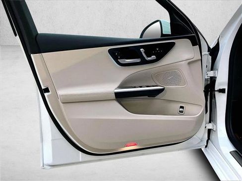 Used 2025 Mercedes-Benz C 300 Sedan image 18