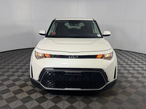 Used 2025 Kia Soul FWD image 4