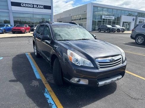 Used 2012 Subaru Outback 2.5i Limited w/ Moonroof Pkg AWD/4WD image 2