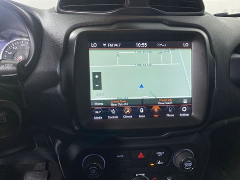 Used 2022 Jeep Renegade Trailhawk image 19