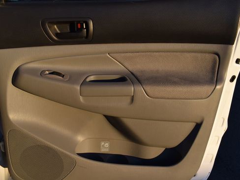 Used 2011 Toyota Tacoma 4x4 Double Cab image 22